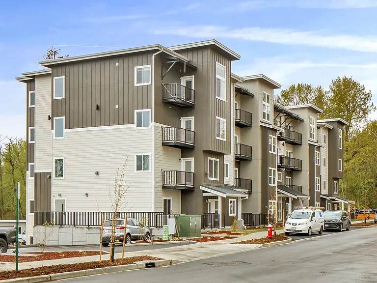 Kingsway Apartments — Photo 34