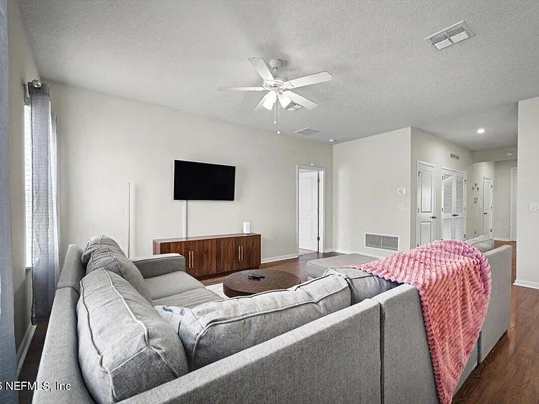 11443 Tiburon Dr — Photo 5