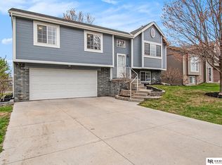 11853 Mary St, Omaha, NE 68164