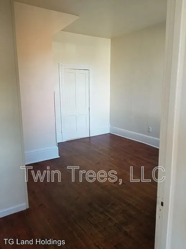 1 bed, 1.0 bath, 425 sqft, $800 — Photo 1