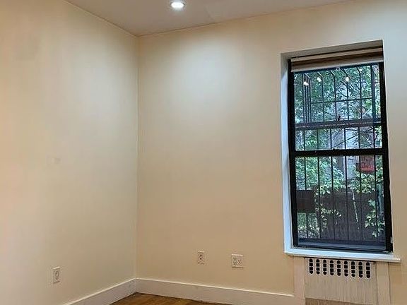 4th image of 1057 Bergen St #1LC