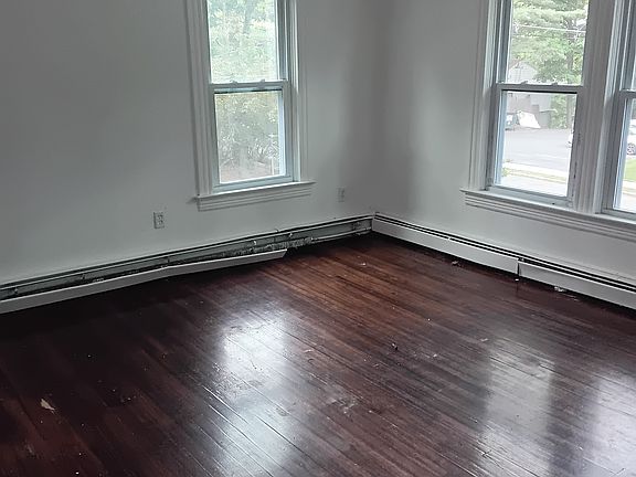3rd image of 33 Starr Ave APT 2