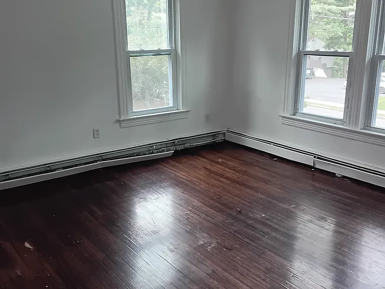33 Starr Ave #2 — Photo 3