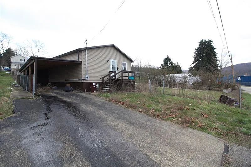2025 Baldridge Ave photo 1