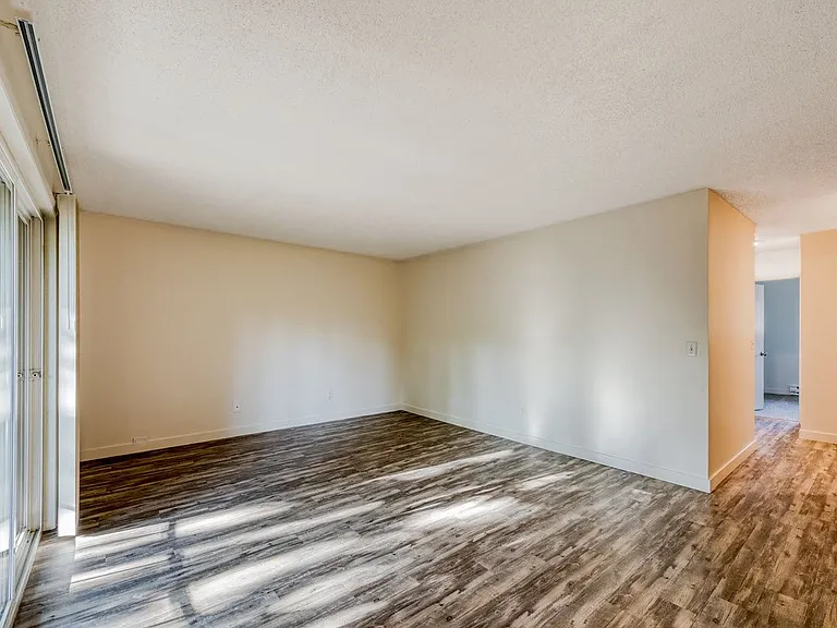 Michael Manor Apartments — Photo 10