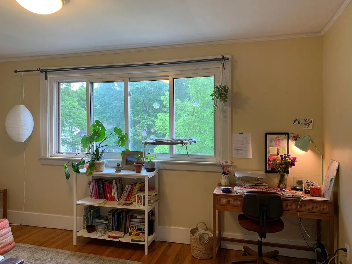 Building Photo - 460 E Marshall St #2