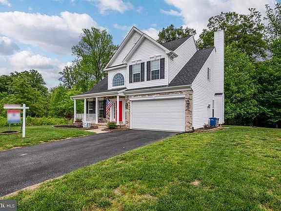 3rd image of 203 N Brook Dr