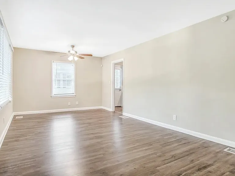 1425 Dennis Dr — Photo 6