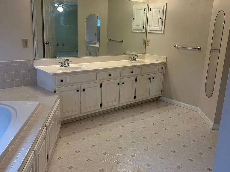 110 Bugle Ct — Photo 34
