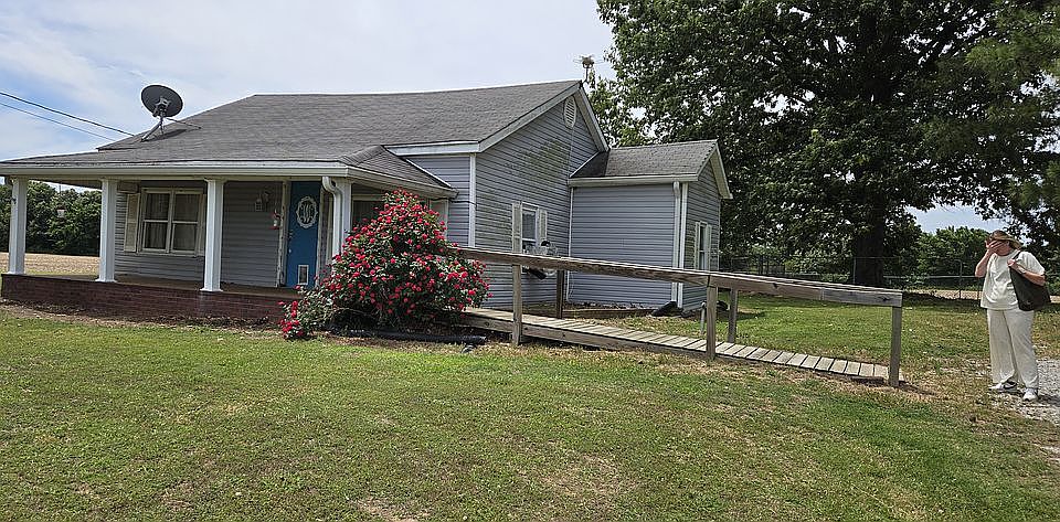 1st image of 32 Loop Rd