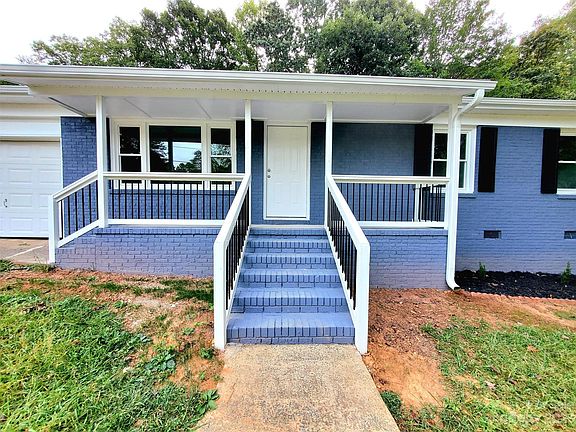 4th image of 1400 Northwoods Dr
