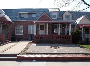5754 80th St, Middle Village, NY 11379