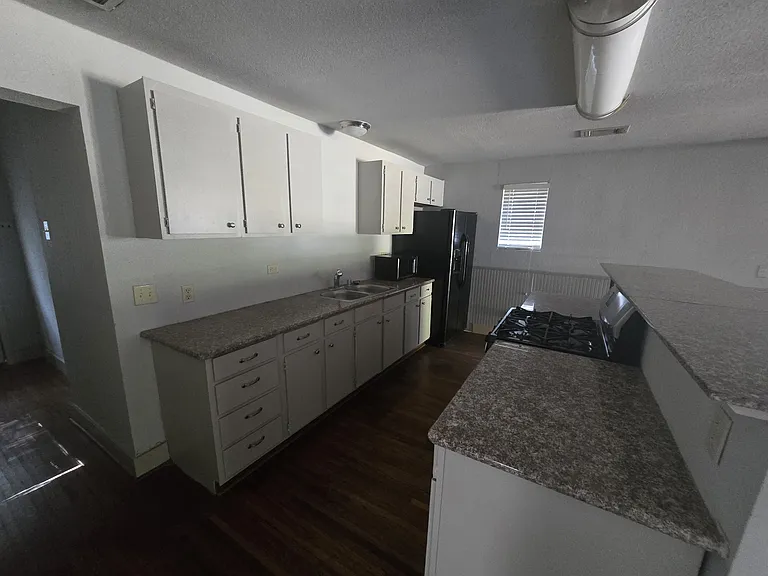1009 N Preston St — Photo 12