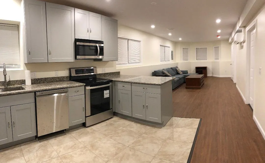 390 Academy Ave — Photo 1