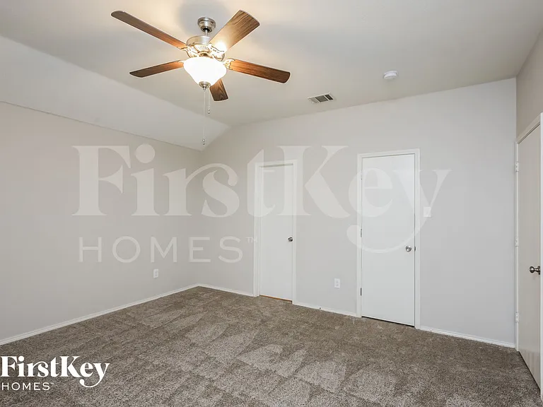 10901 Braemoor Dr — Photo 10