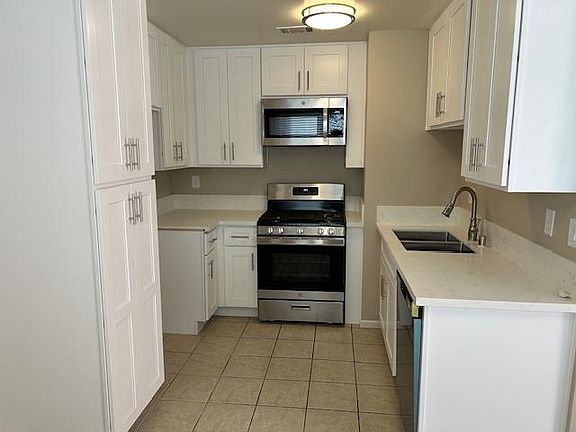 4th image of 432 N Buena Vista St APT 1