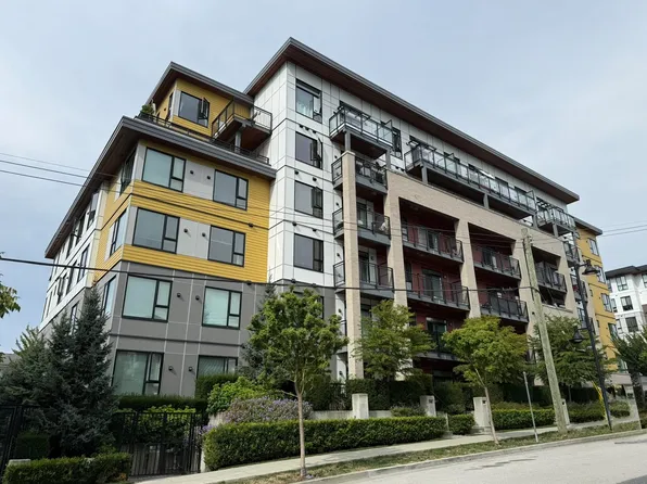 621 Regan Ave #312, Coquitlam, BC V3J 0K1