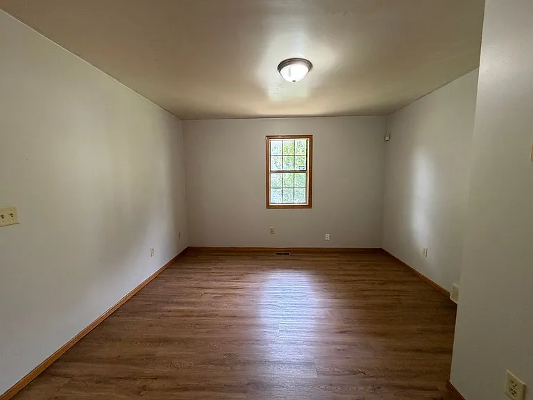 653 Sherman St — Photo 13