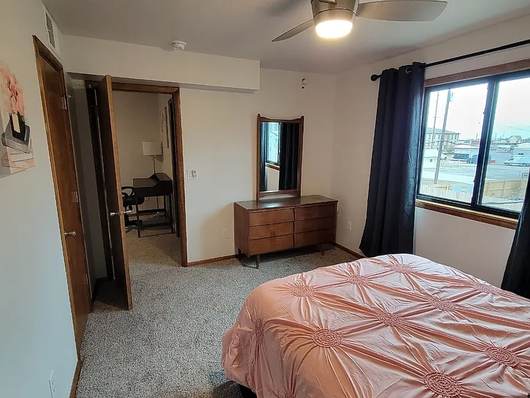 512 N Steele Ave #204 — Photo 5