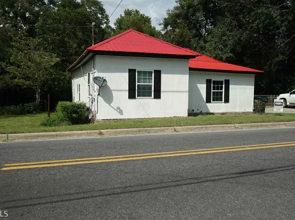 409 W James St, Claxton, GA 30417