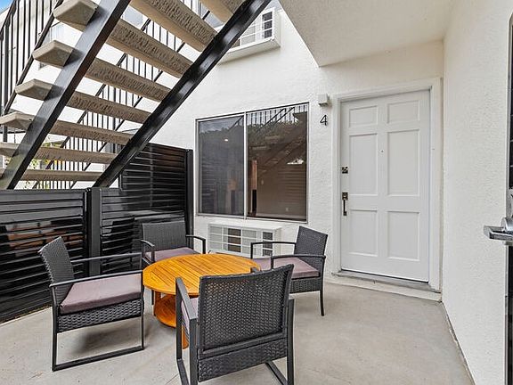 2nd image of 1445 Essex St APT 4