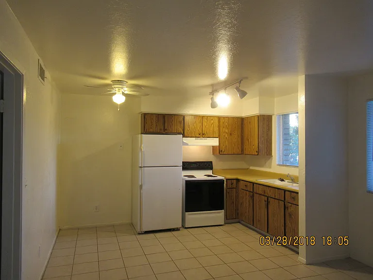 2010 E Sweetwater Ave._SP&Family LLC — Photo 12