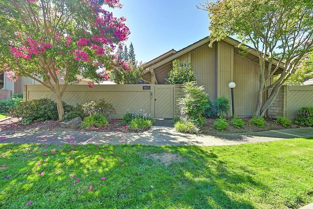 1805 Discovery Village Ln photo 1