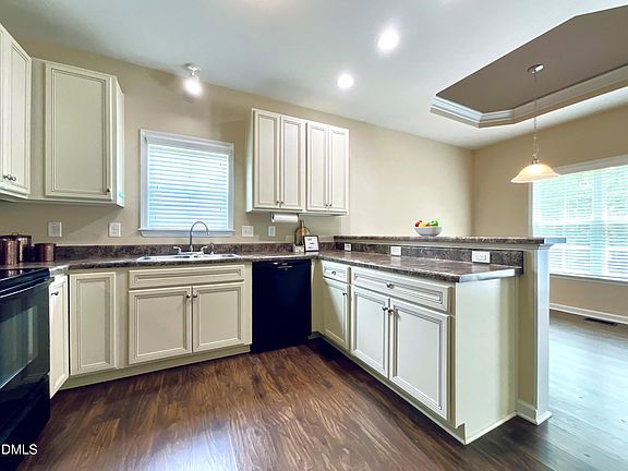 5th image of 20 Sequoia Dr