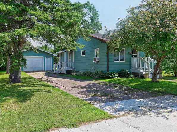 1810 6th St E, Ashland, WI 54806