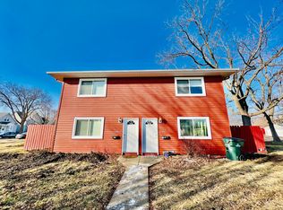 902 C Ave NW, Cedar Rapids, IA 52405