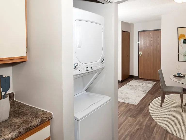 Cinnamon Ridge Apartments — Photo 10
