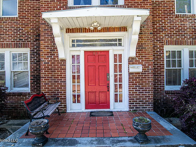 803 N Congress St #D — Photo 4