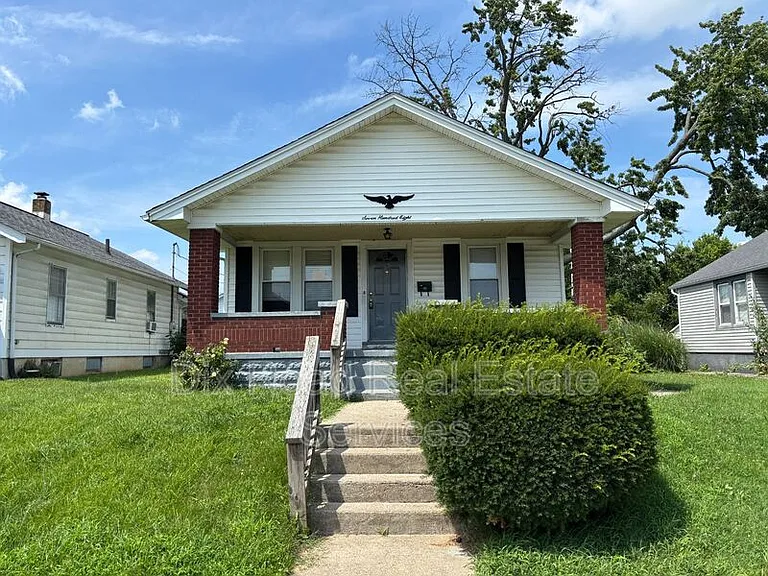 708 Webster Ave — Photo 3