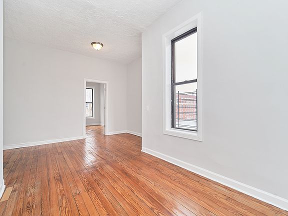 4th image of 2090 Amsterdam Ave APT 3S