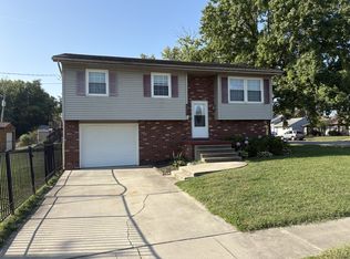 3805 E Fitzgerald Rd, Decatur, IL 62521