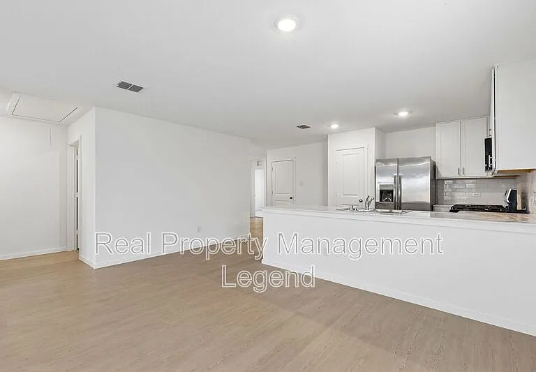 216 Asterwood Ln — Photo 20