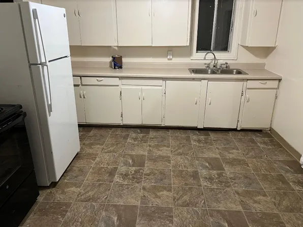 220 26th St, Springfield, OR 97477