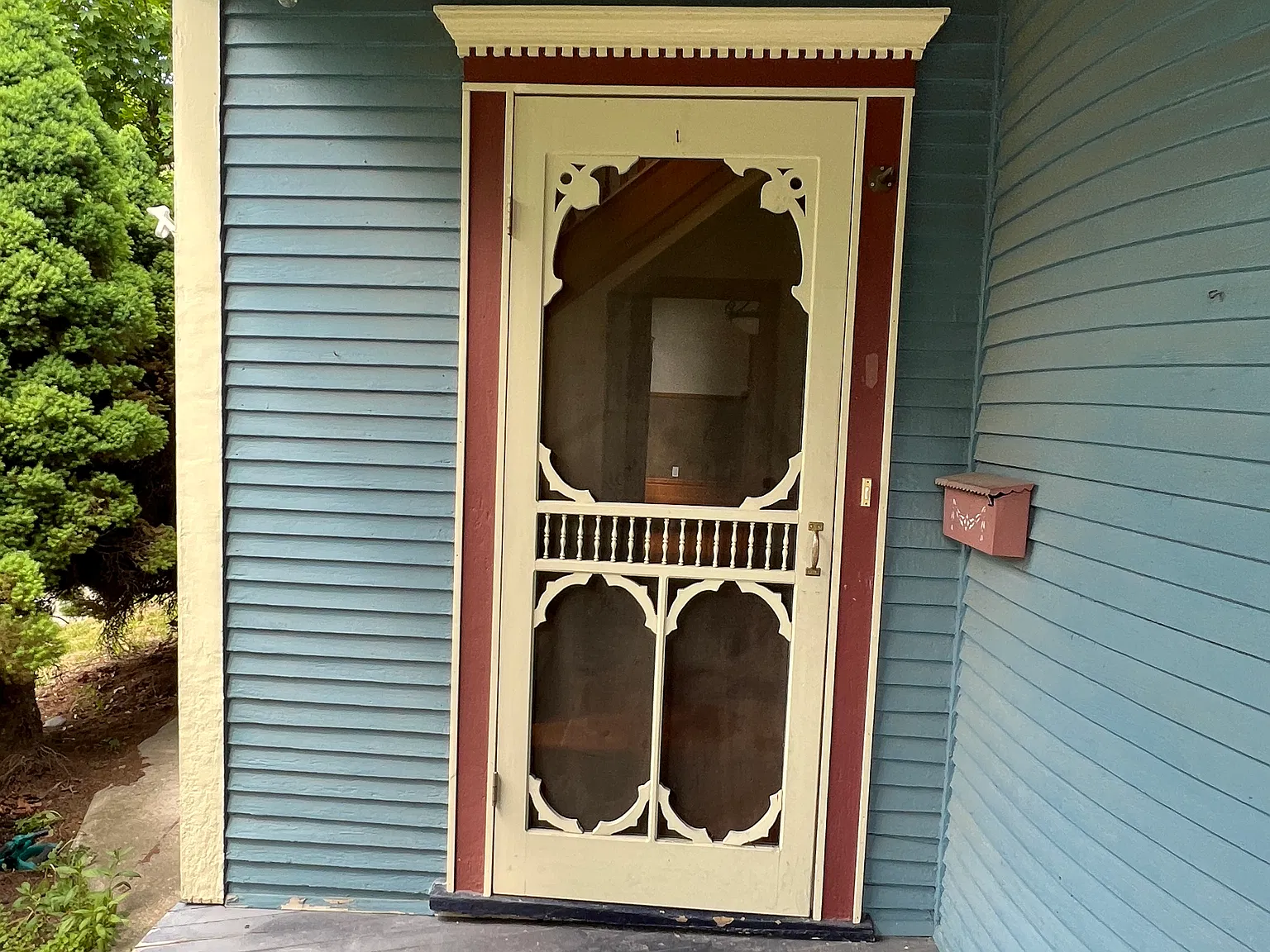 4 bed, 2.5 bath, 2693 sqft, $2,800 — Photo 2