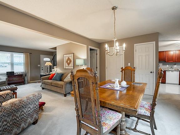 4th image of 7117 NW Chapel Woods Ln