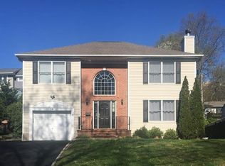 16 Huntley Rd, Summit, NJ 07901