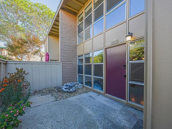 2nd image of 451 Dela Vina Ave APT 207