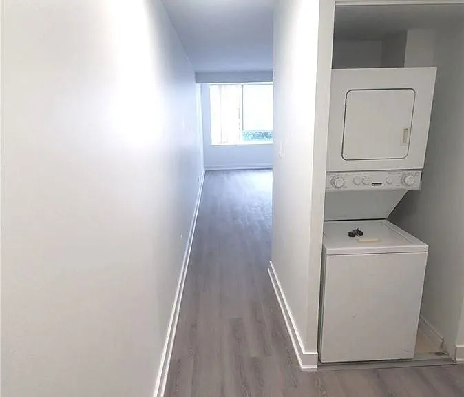 633 Bay St #419 — Photo 7
