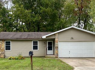 1274 E Rockhill St, Springfield, MO 65804