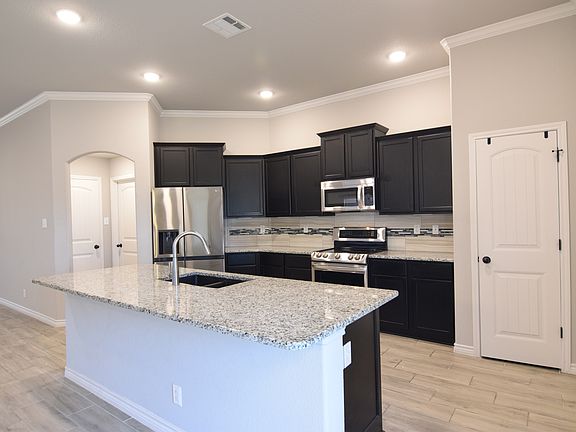5th image of 5105 Colina Dr