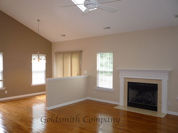 5th image of 29 N Orchard Farms Ave