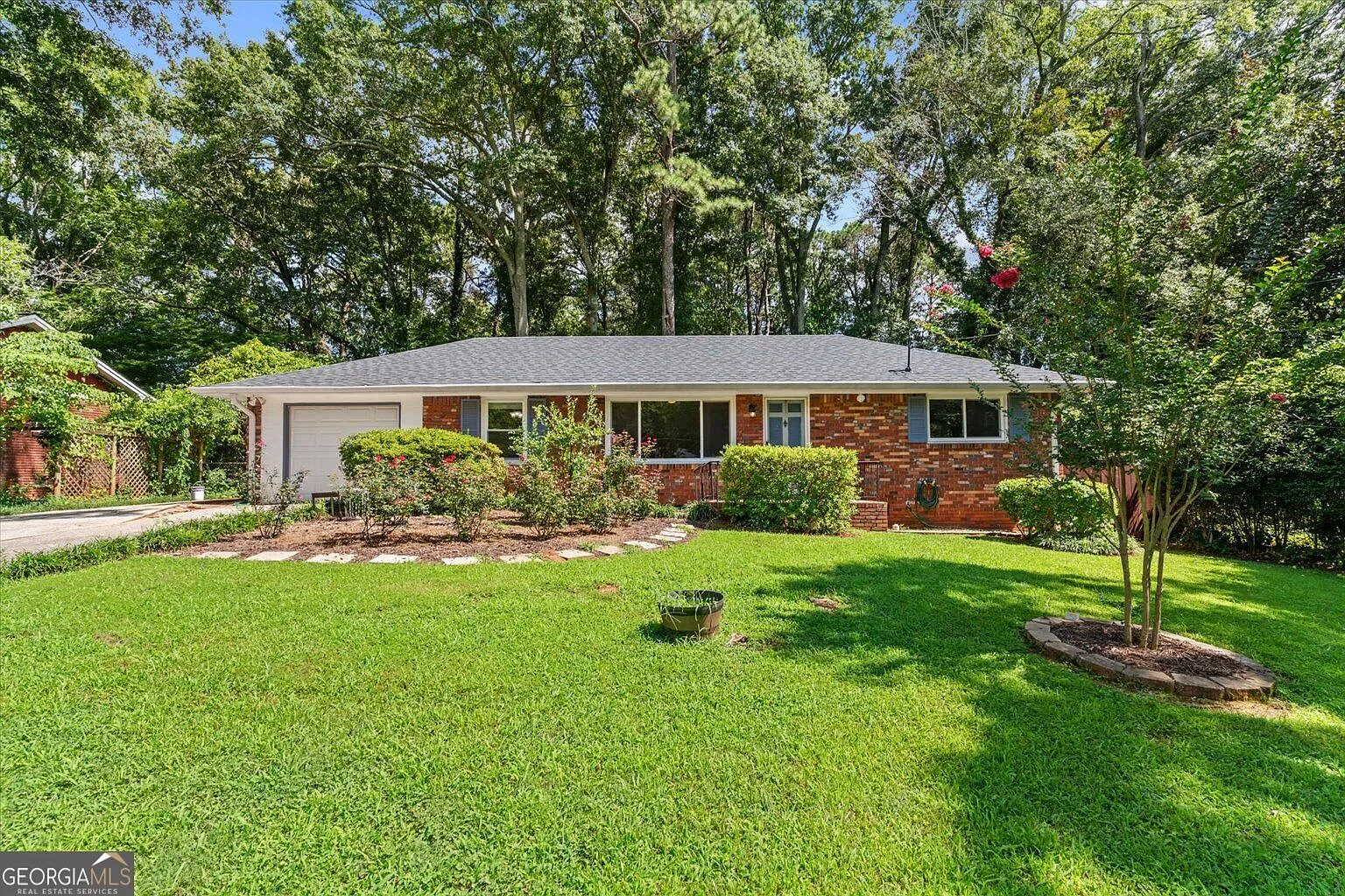 3 bed, 1.0 bath, 1125 sqft, $2,450 — Photo 4