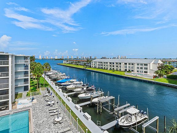 4th image of 108 Paradise Harbour Boulevard #502