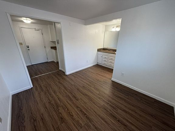3rd image of 301 26th Ave S APT 12