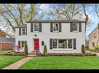 26025 Huntington Rd, Huntington Woods, MI 48070