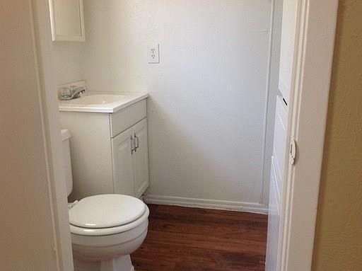 5th image of 3708 Royal Crest Dr